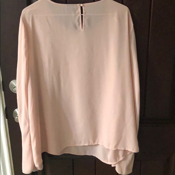 Women’s long sleeve w/ cut outs Ana shirt - Picture 5 of 5